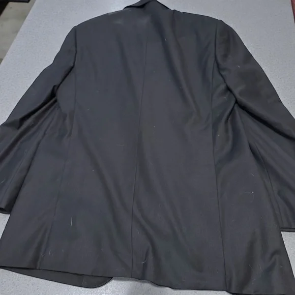 Giorgio Armani Elegant Black Blazer - Picture 2 of 3